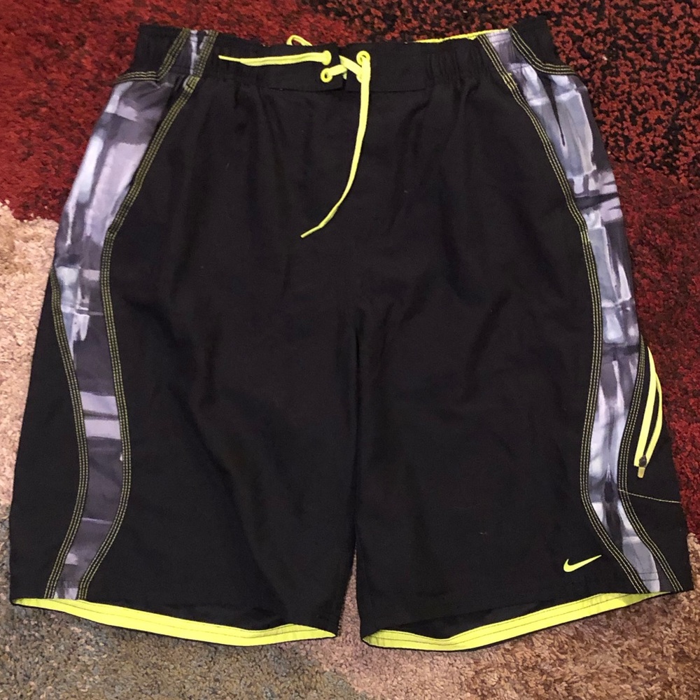 Men’s Nike Shorts Size Large